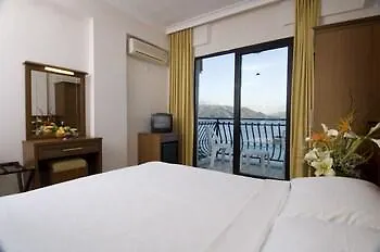 Yuzbasi 3* Μαρμαρίς