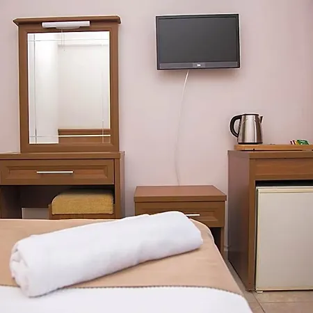 酒店 Yuzbasi 马尔马里斯